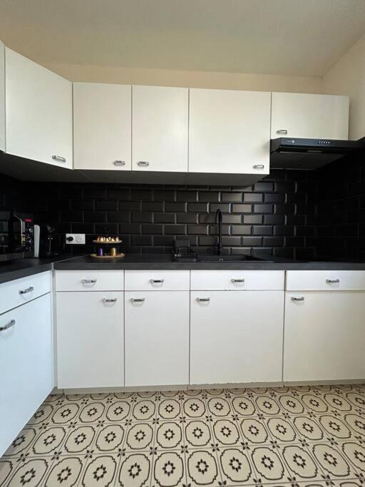 900m De La Gare Apartment *